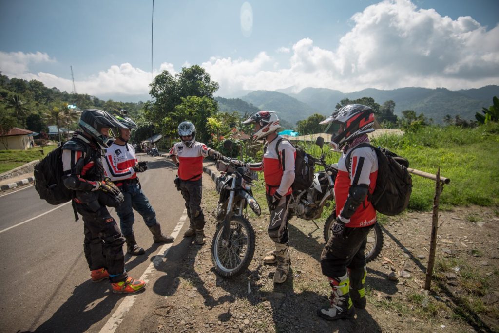 Morning Ride Briefing in Moni after an early visit to the Kelimutu crater lakes at sunrise