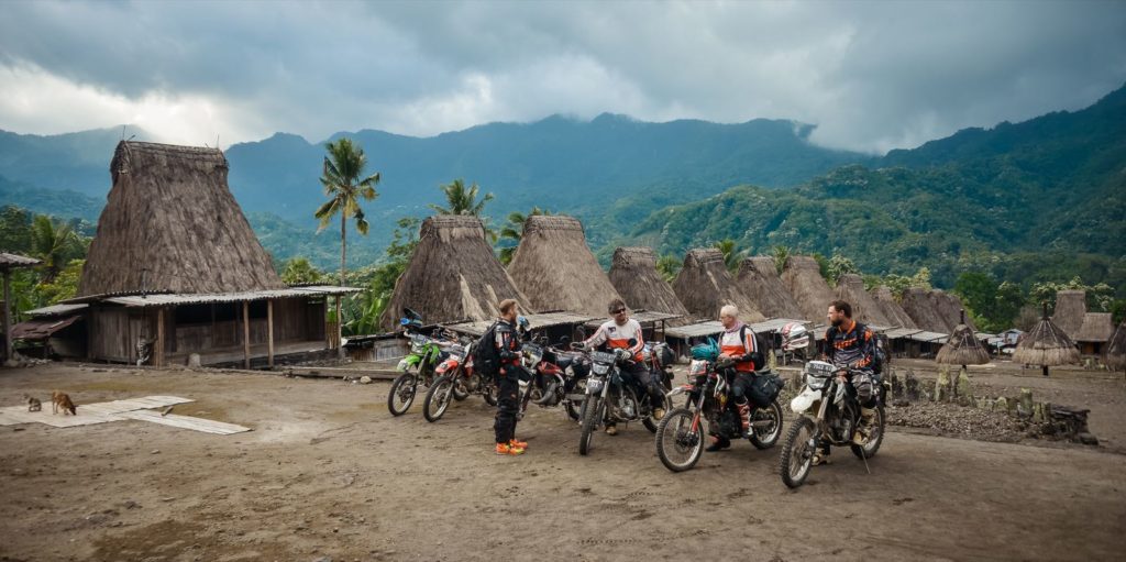 Gurusina traditional island village